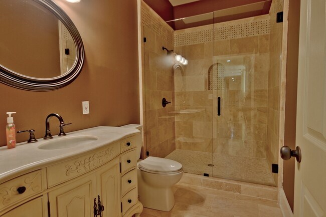 Building Photo - 335 Birkdale Dr