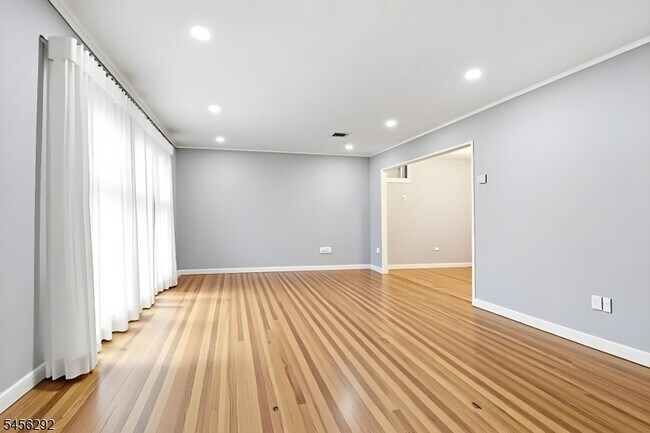 Building Photo - 518 Orchard Pl