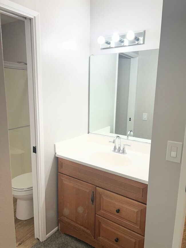 Building Photo - 4 Bed/ 3 Bath Yorba Linda Home with 2 Car Garage