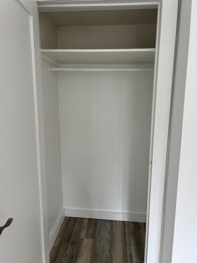 Building Photo - 20 Porach St