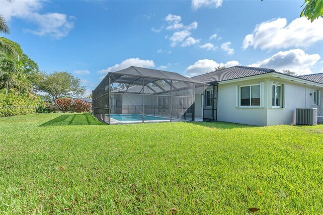 Building Photo - 6402 SW 93rd Pl
