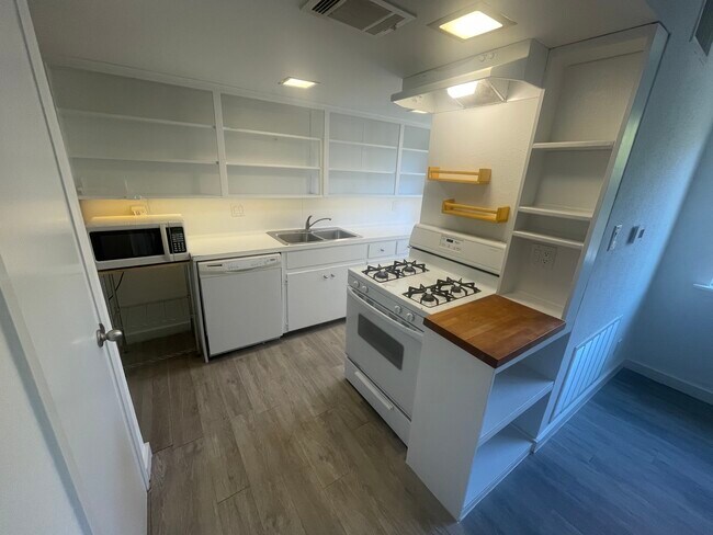 Building Photo - 1901 Glen Allen St