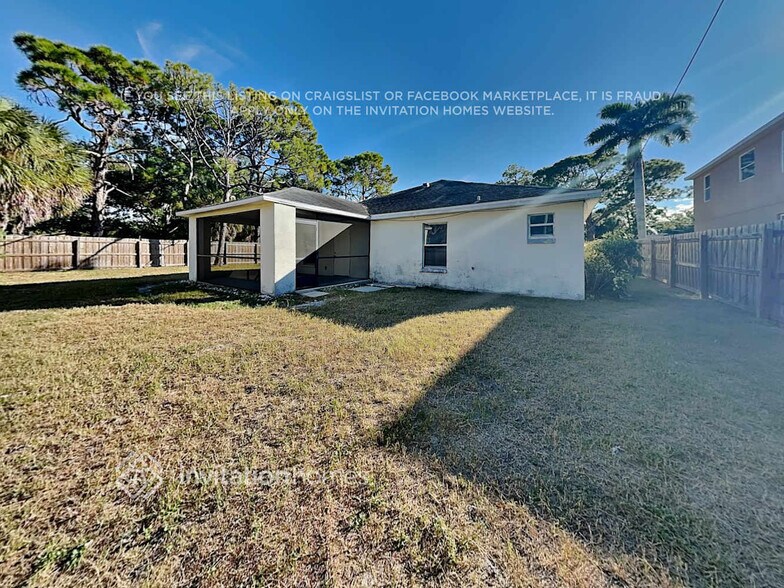 Building Photo - 2401 Granada Cir E