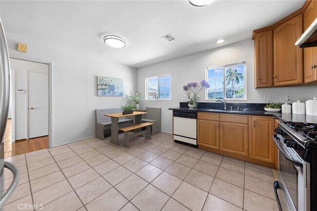 Building Photo - 1003 Langley Way