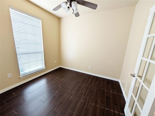 Building Photo - 17201 Cedar Dr