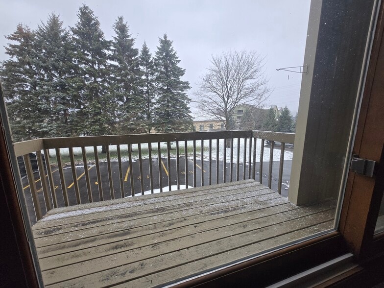 Building Photo - 33 4th Ave