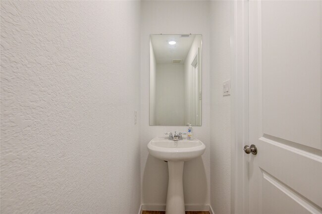 Building Photo - 9910 Oakheath Blf Dr