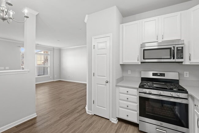 Building Photo - Town House in North Raleigh- Available Now