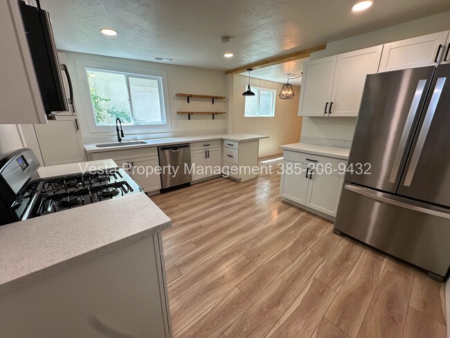 Building Photo - 2538 Orchard Ave