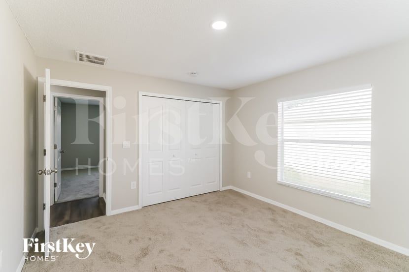 Building Photo - 11040 Red Coach St