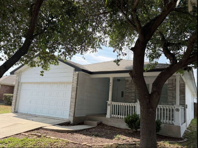 Building Photo - "Charming 3-Bedroom Oasis with 2 Full Baths in Converse, TX