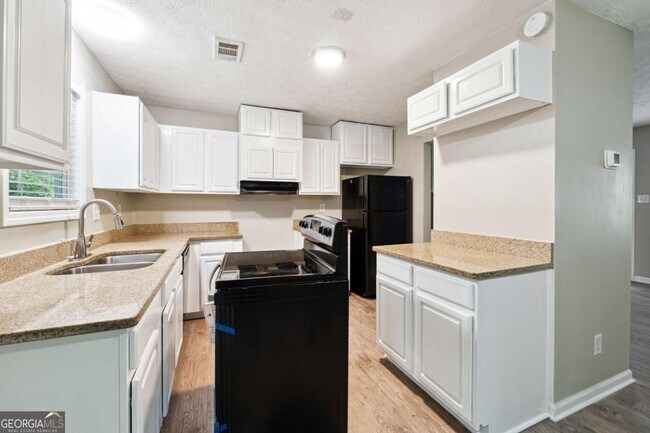 Building Photo - 4326 Dogwood Farms Dr