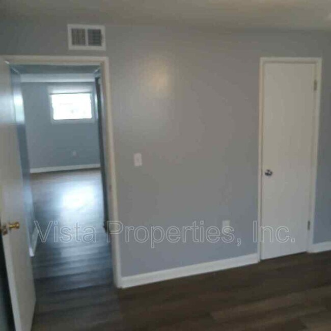 Building Photo - 4903 Saddlebrook Ln