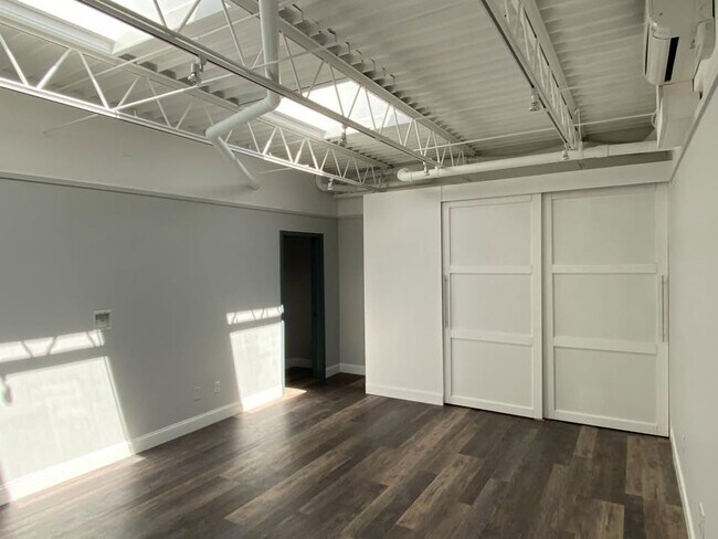 Building Photo - 432 Franklin St