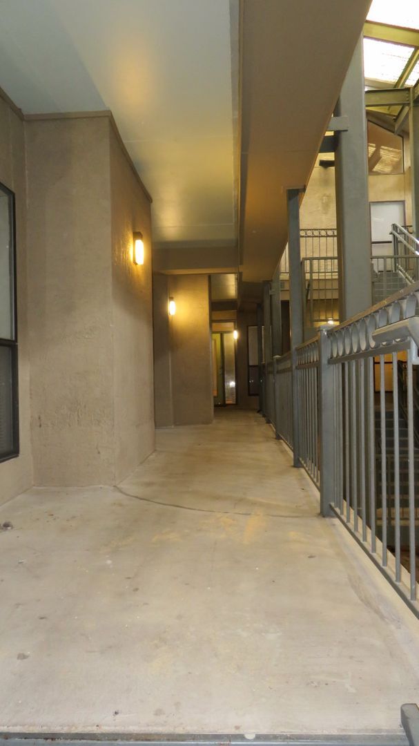 Building Photo - ROBBINS PLACE 202