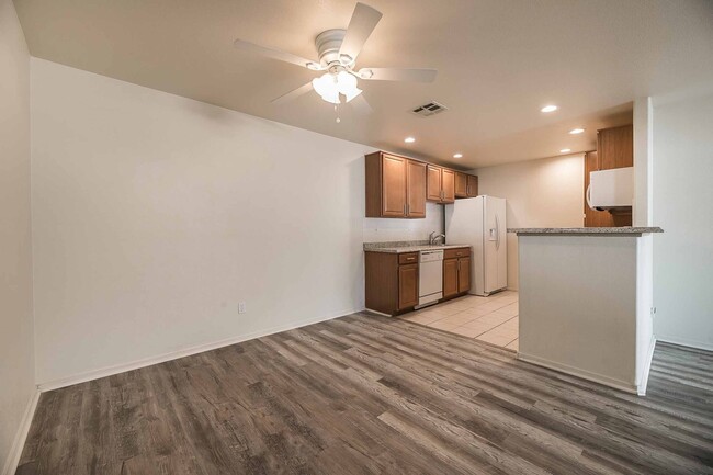 Building Photo - Upgraded & simply beautiful 3 Bedroom Condo!