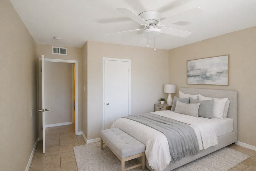 Bedroom 2 - 2417 S Newberry Rd