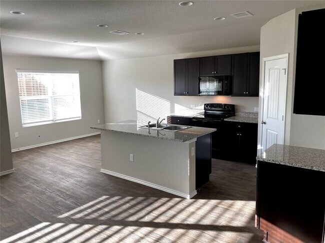 Building Photo - 12901 Brahmin Dr