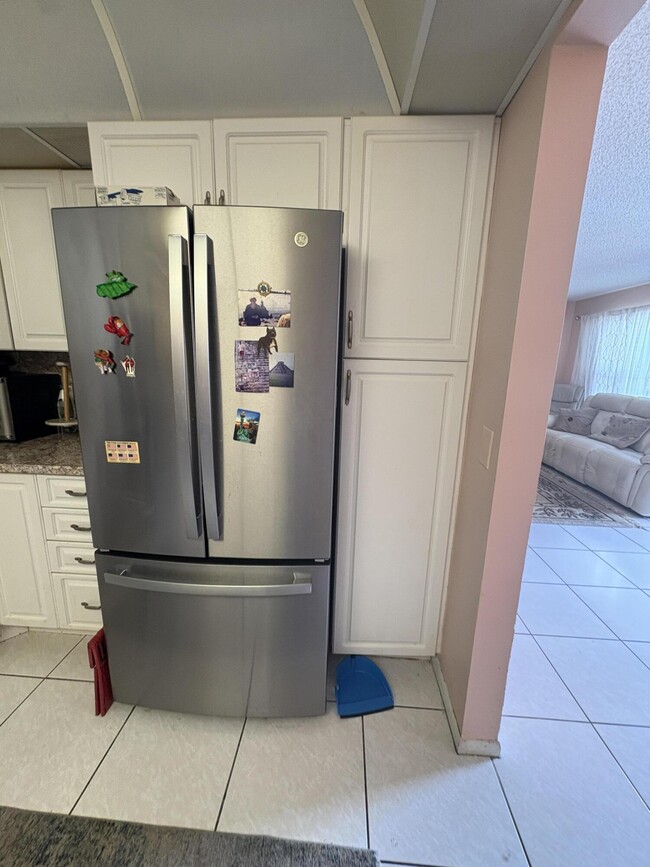 Building Photo - 202 Greenbrier C