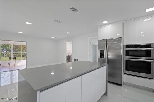 Building Photo - 13880 Lazy Ln