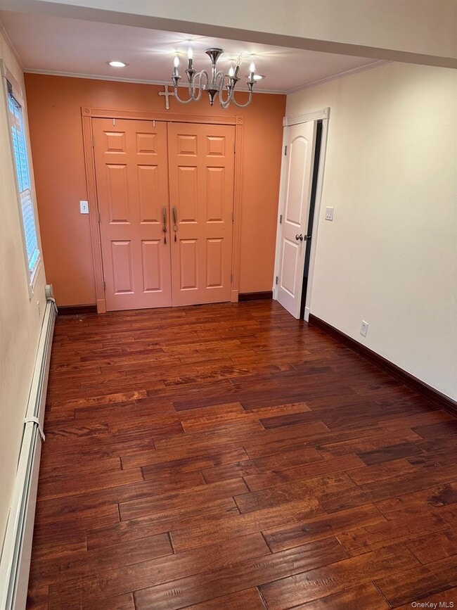 Building Photo - 899 Bowling Green Dr