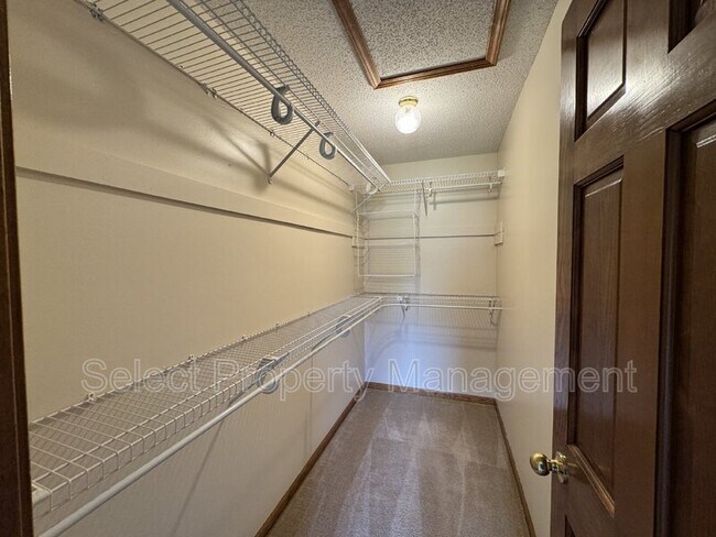 Building Photo - 7459 Montclair Dr