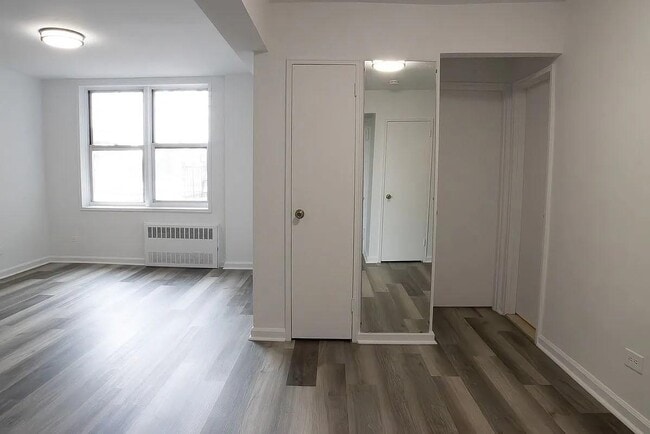 Building Photo - 31-85 Crescent St