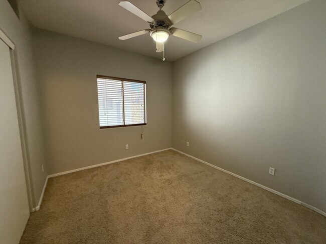 Building Photo - 2027 E University Dr