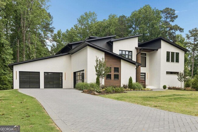 Building Photo - 1000 Clementstone Dr NE
