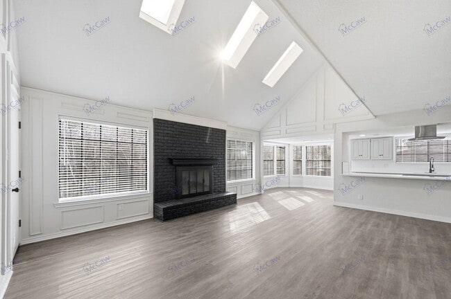 Building Photo - 5028 Groom Ln