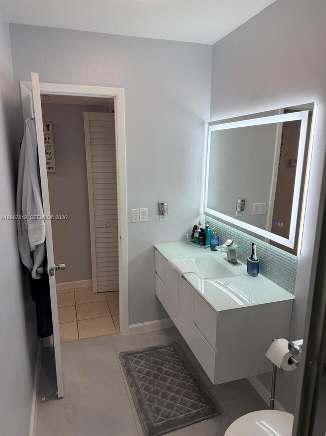 Building Photo - 6580 W 24th Ct