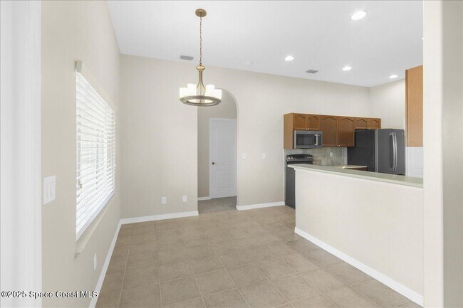 Building Photo - 2254 Brightwood Cir