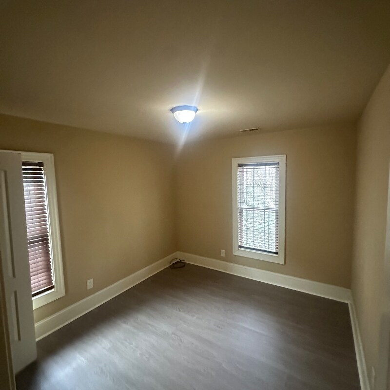 Building Photo - 6911 Spanglers Spring Way