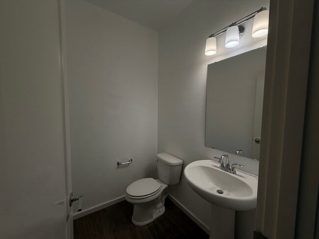 Building Photo - 18707 107th Ave SE