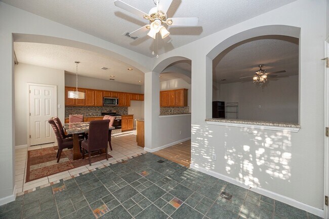 Building Photo - 6405 Calloway Dr