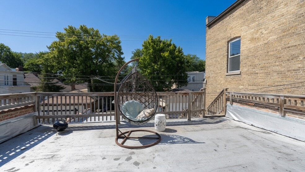 Building Photo - 5833 W Irving Park Rd