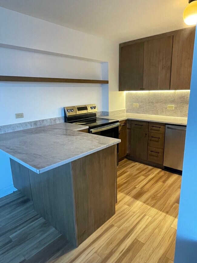 Building Photo - 4250 N Marine Dr