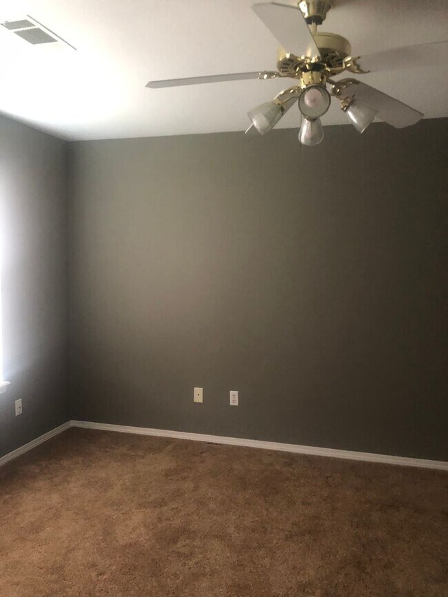 Building Photo - S. S 15th St