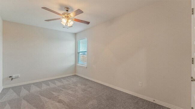 Building Photo - 5427 Southwood Ave