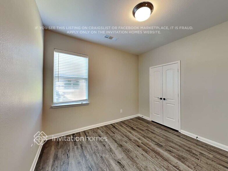 Building Photo - 529 Meadow Springs Dr