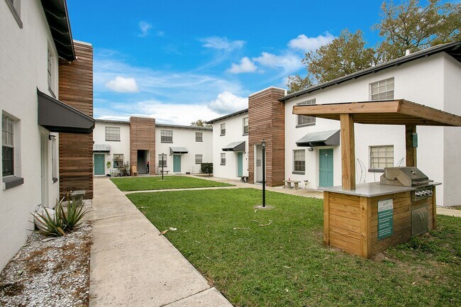 Primary Photo - The Rosewood Apartments | 1 & 2 Bedroom Ap...