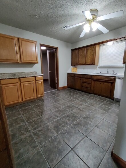 Building Photo - 1222 Kimberly Dr