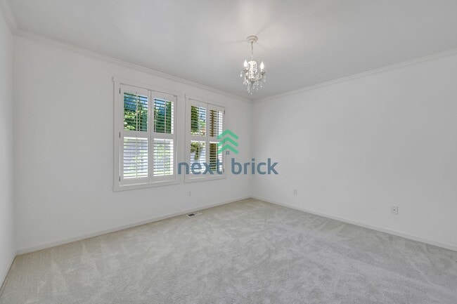 Building Photo - 3 BED & 2.5 BATH Town house FOR RENT
