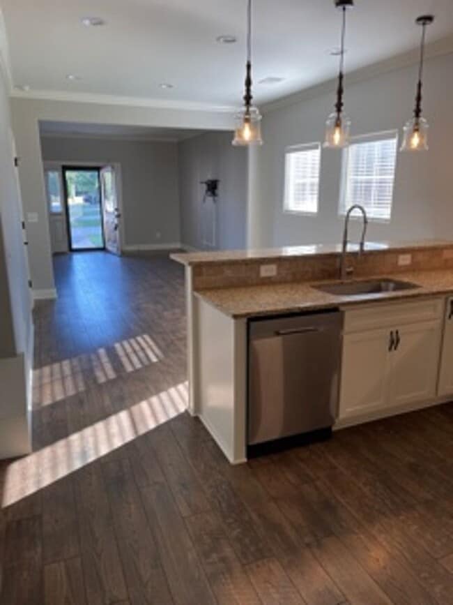 Building Photo - Generals Run Townhome   Coming Soon!