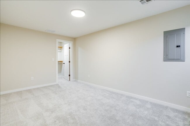 Building Photo - Fox Creek - Chuck Plan