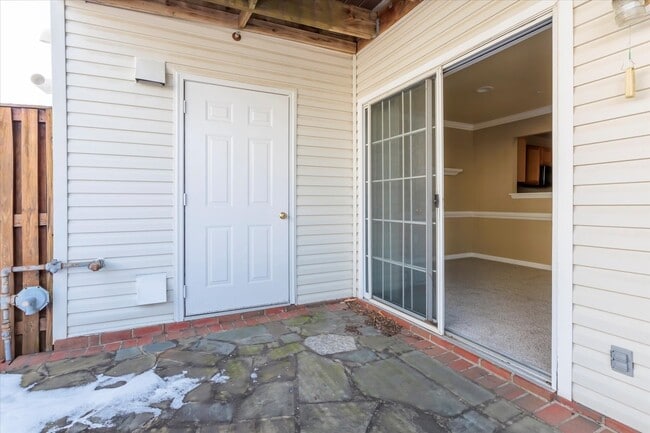 Building Photo - 6601 Netties Ln