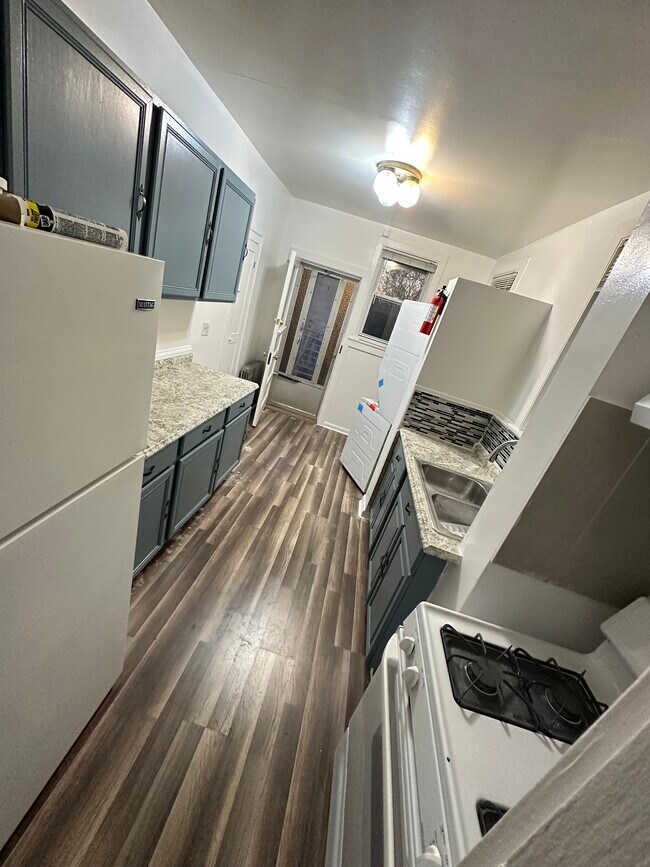 Primary Photo - 5418 N Kimball Ave