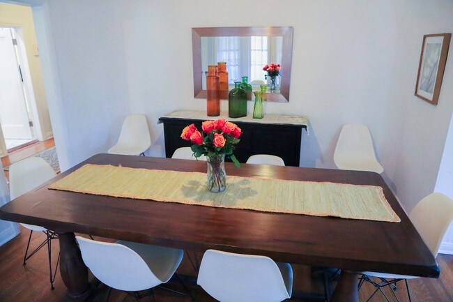 Building Photo - 601 S Sweetzer Ave