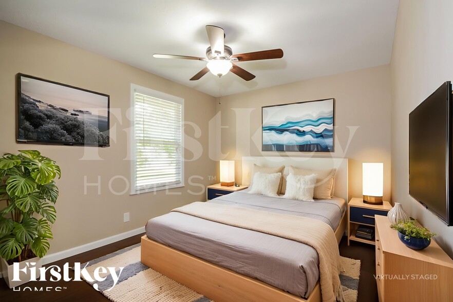 Building Photo - 3 Oak Point Ct