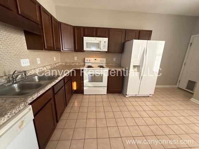 Building Photo - 3816 Goforth Dr